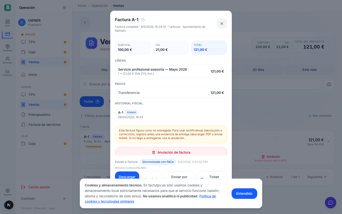 Detalle de una factura ya enviada a FACe con el badge Sincronizada y el número de registro REGAGE
